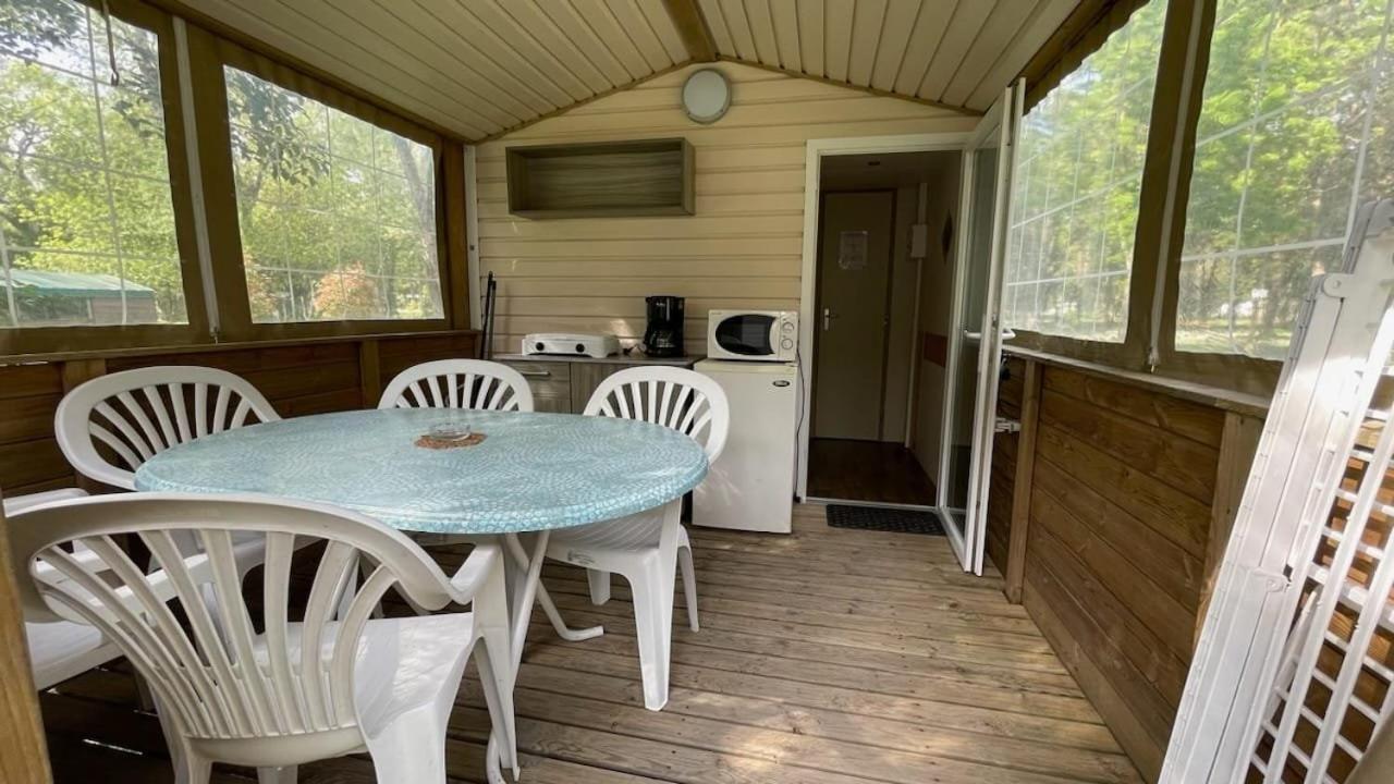 Camping Du Lion Bourg-Saint-Andéol Exterior foto