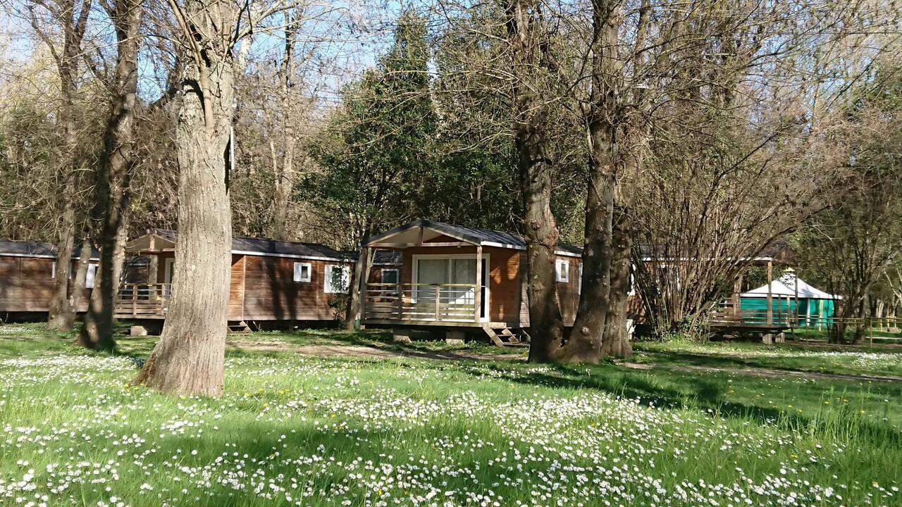 Camping Du Lion Bourg-Saint-Andéol Exterior foto