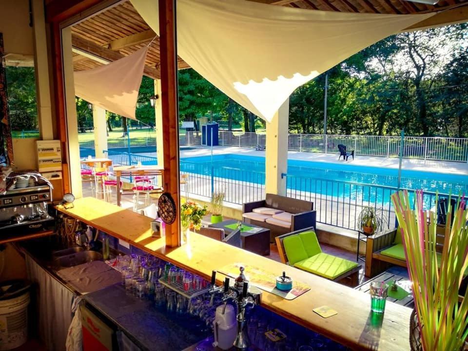 Camping Du Lion Bourg-Saint-Andéol Exterior foto