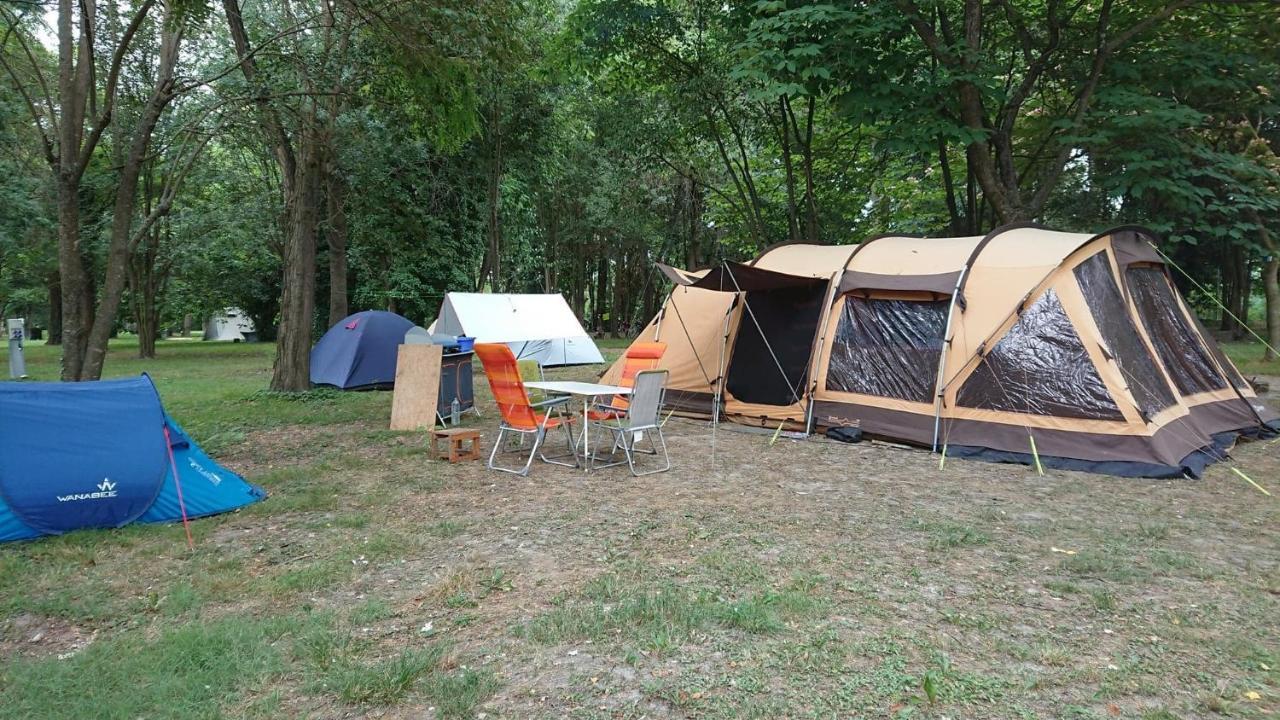 Camping Du Lion Bourg-Saint-Andéol Exterior foto